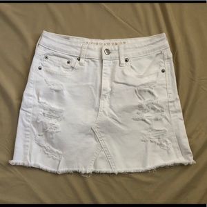 American Eagle White Mini Skirt Size 4